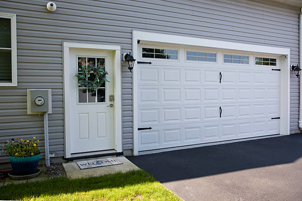 24/7 Emergency Garage Door Panel Replacement experts in Fairhope, PA